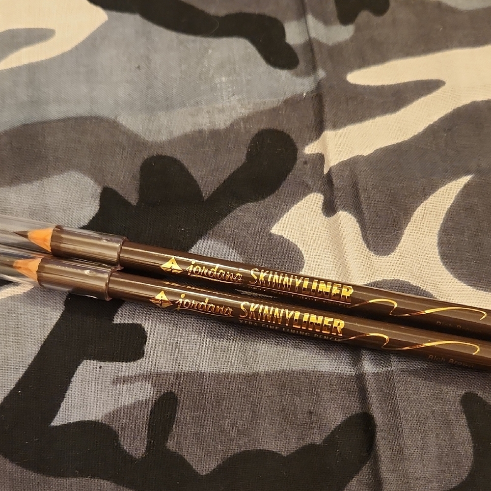 Jordana Skinny Eyeliner Liner in Brown